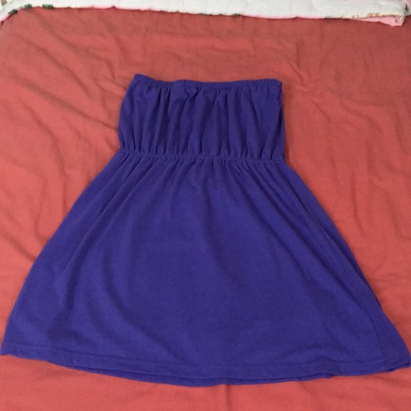 Strapless top with flower design. Sz S - Picture 2 of 4